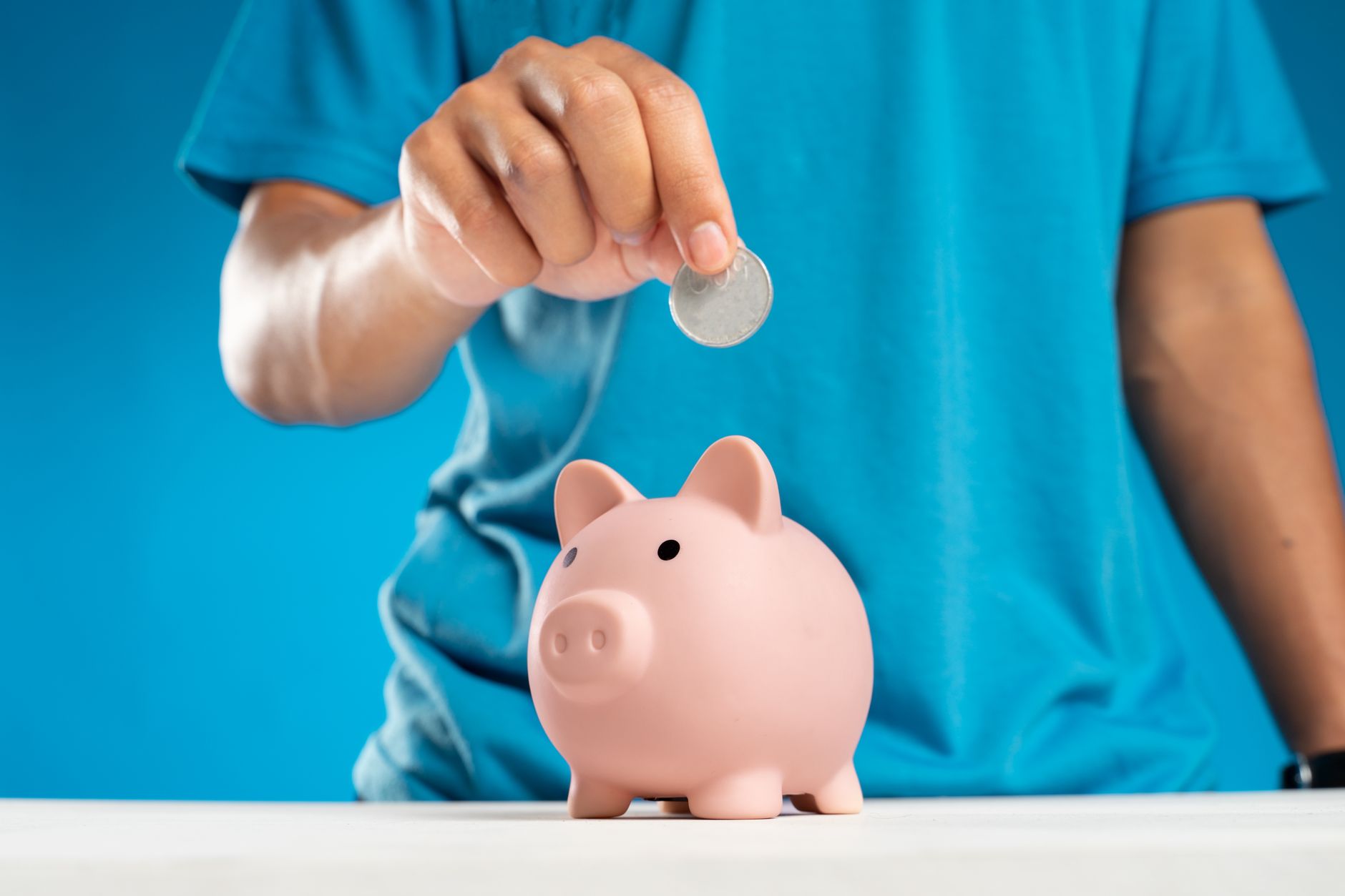 Activele financiare ale românilor au scăzut cu 1,8% în termeni reali în 2025, conform raportului Allianz