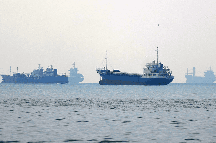 Prețurile petrolului continuă să crească în ciuda volumelor mari de tranzit prin Strâmtoarea Ormuz
