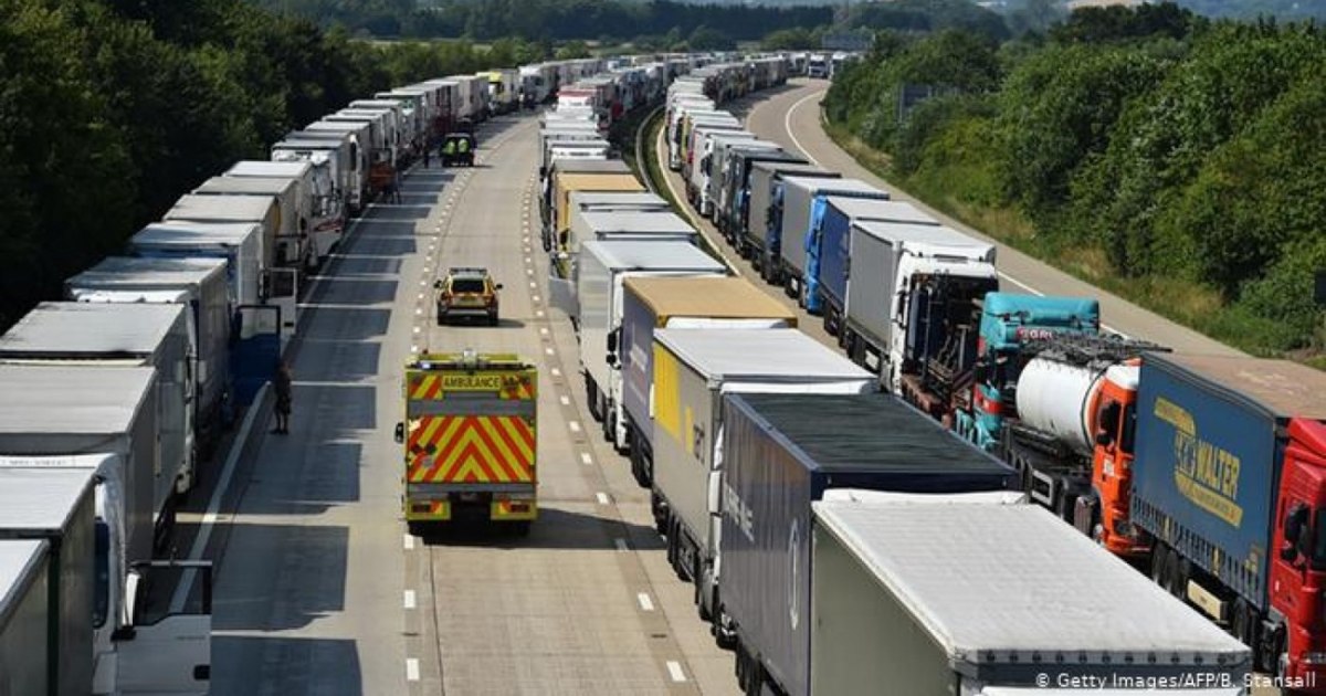 Efectul de domino al prețului motorinei: cum influențează scumpirea combustibilului prețul alimentelor și inflația
