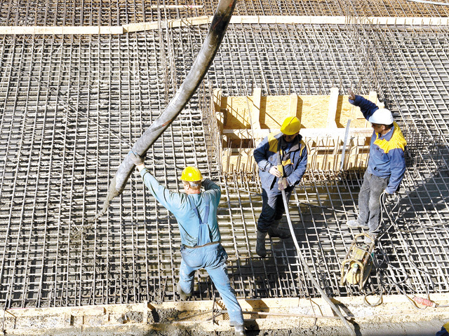 Piața rezidențială în scădere: numărul autorizațiilor de construire a coborât cu 12,2% în primele opt luni ale anului