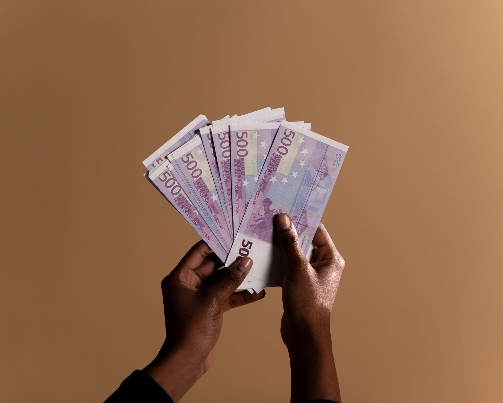 Averea financiară a românilor a scăzut cu 1,8% în termeni reali în 2025, sub influența inflației
