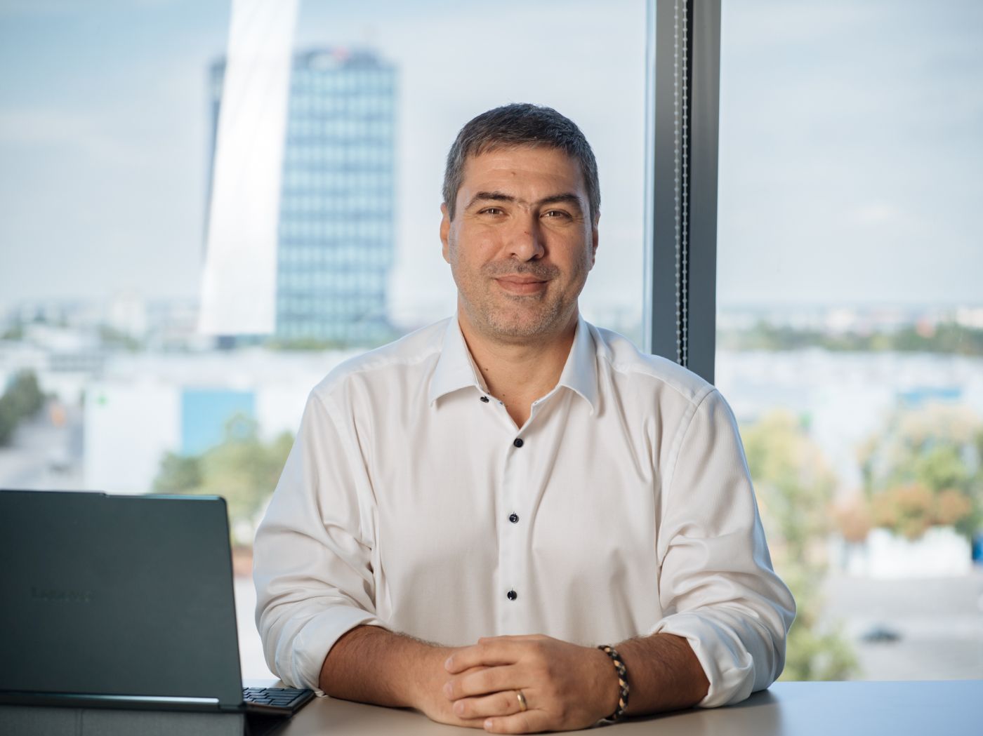 UniCredit Consumer Financing și evomag lansează un proces de finanțare complet digital pentru clienți