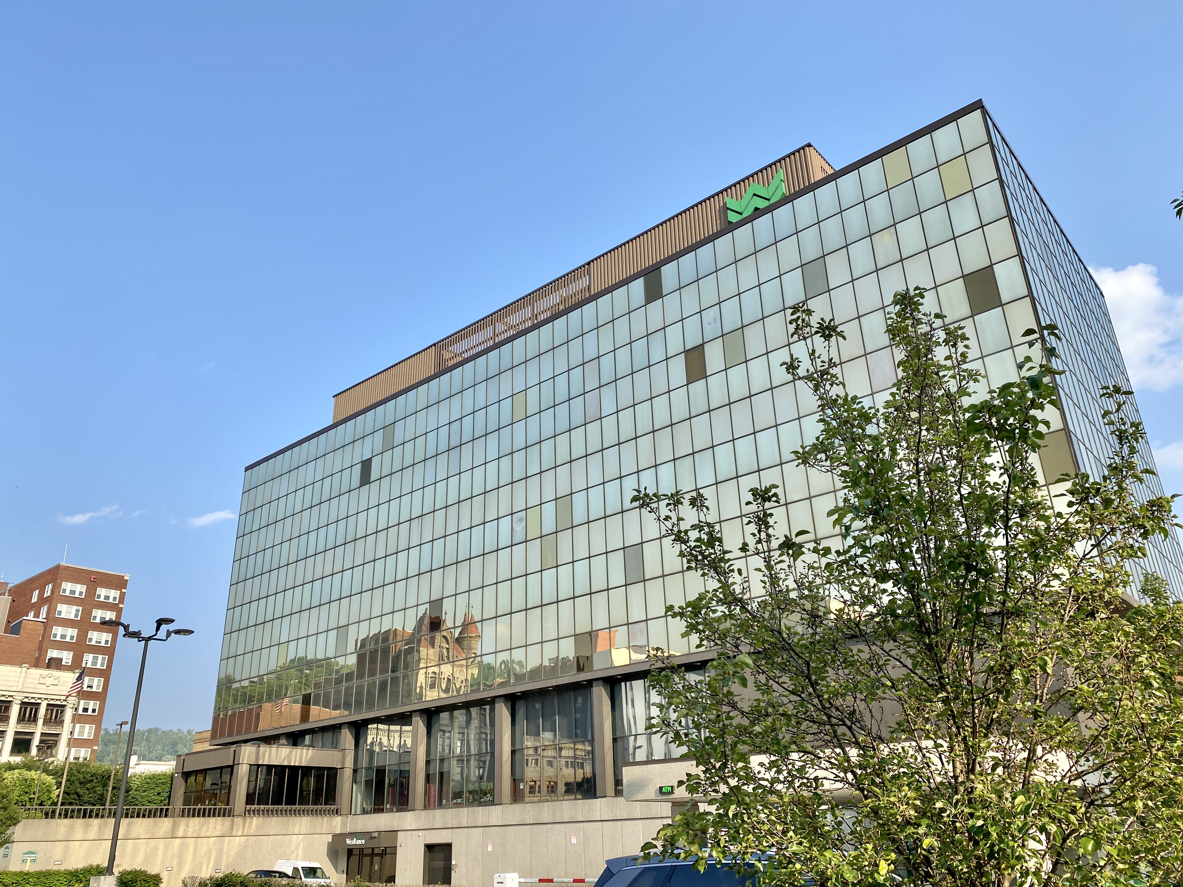 Exim Banca Românească va contesta în instanță decizia Consiliului Concurenței