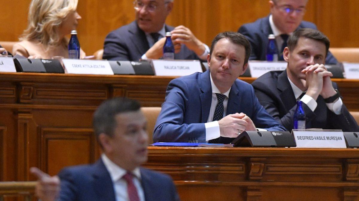 Criza politică din România: Parlamentul a respins Guvernul propus de Siegfried Mureșan
