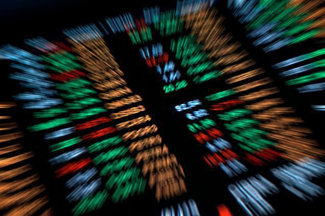 Bursa de la București închede ședința în creștere de 0,9% după respingerea guvernului Mureșan