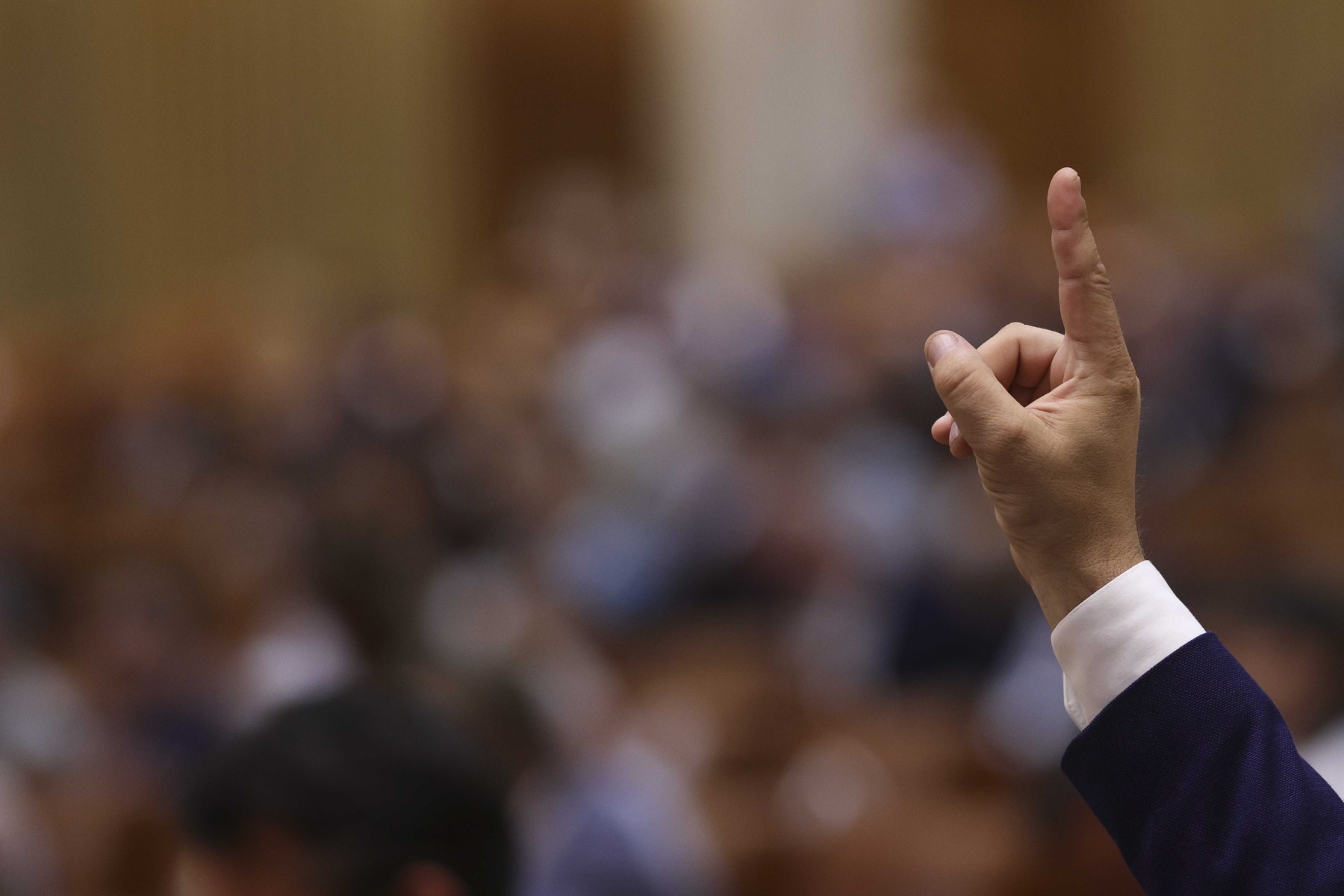 Alertă pe piețele financiare: Riscul de retrogradare a ratingului României crește din cauza crizei politice