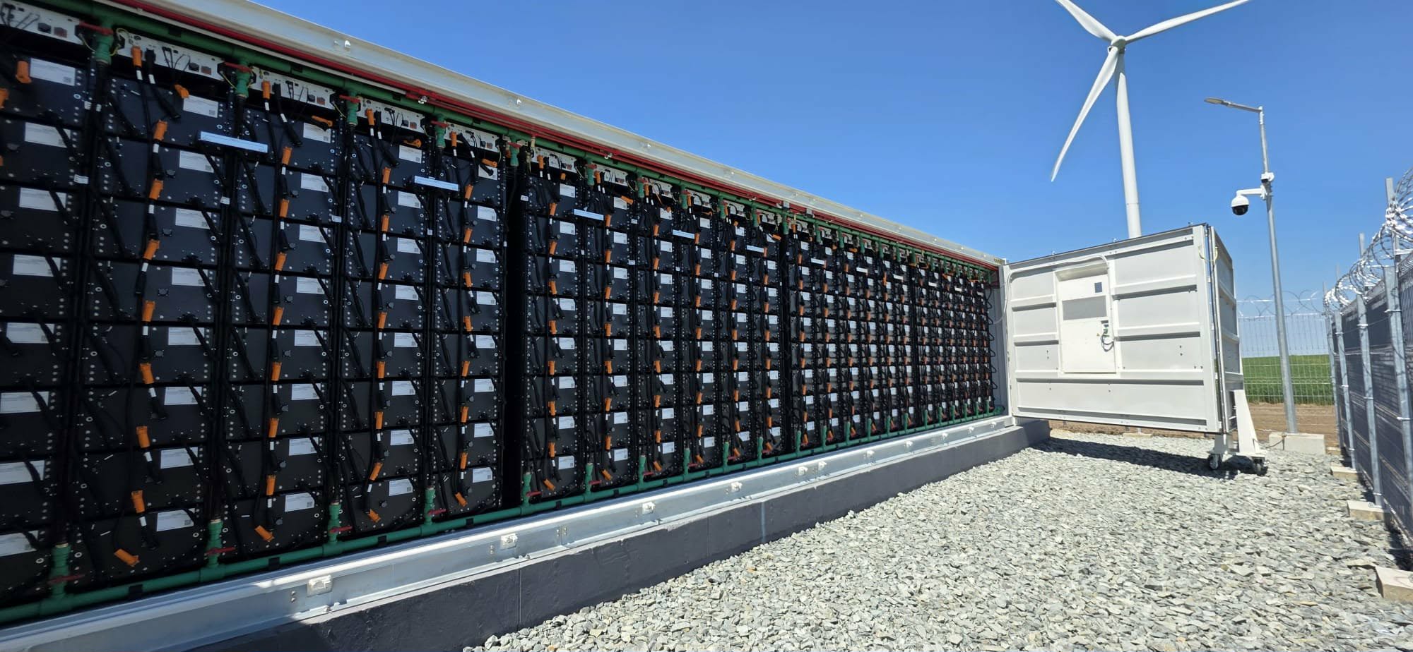 Evoluția capacității de producție energetică în România depășește ritmul creșterii cererii de electricitate