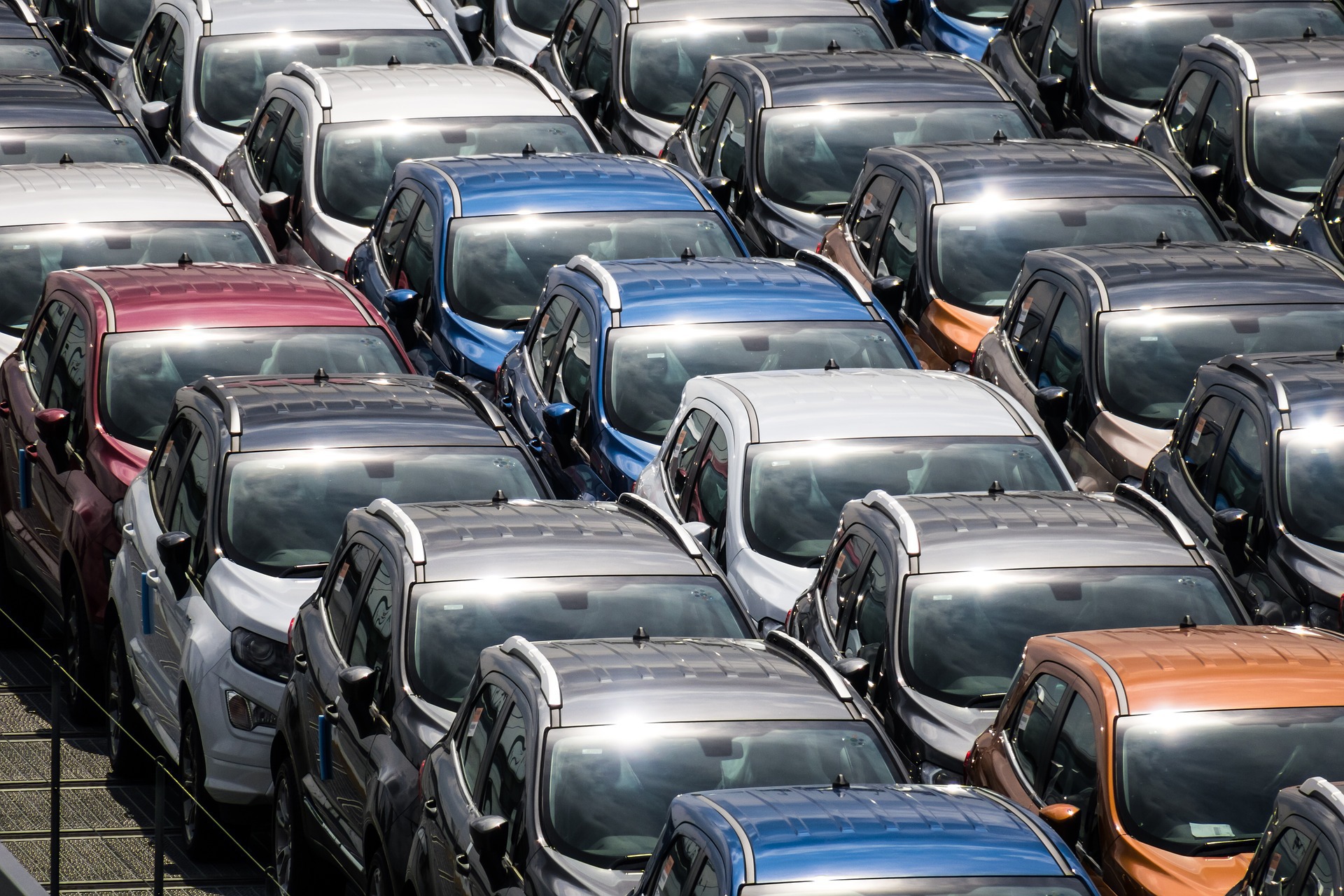 Piața auto din România scade cu 10,6%, în timp ce producătorii chinezi câștigă teren