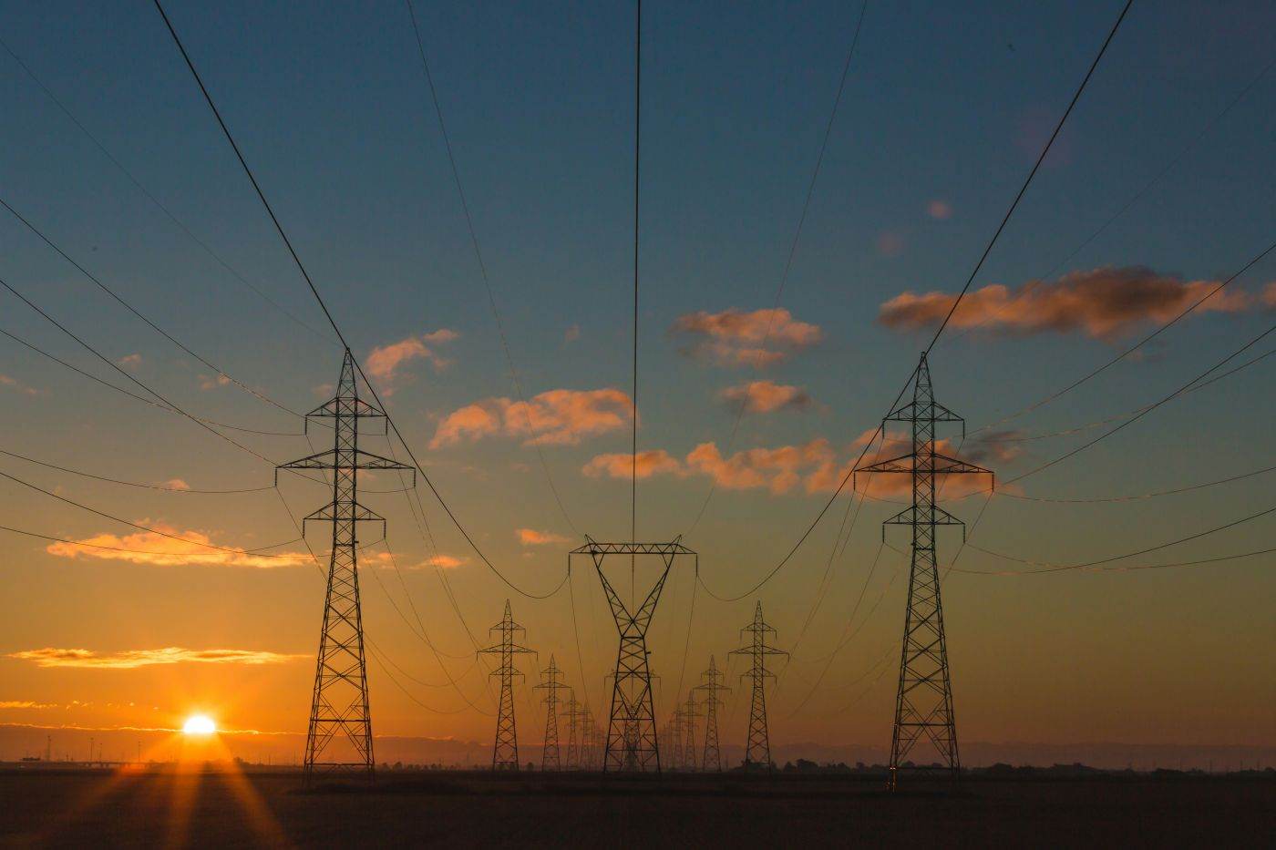Avertisment de la Comisia UE privind criza globală a prețurilor la energie