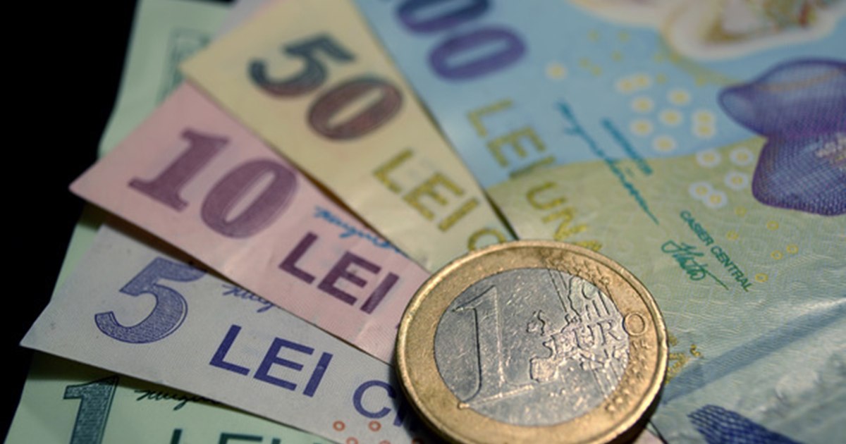 Cursul euro a atins un nivel record de 5,34 lei pe piața interbancară, în urma volatilității monedei naționale