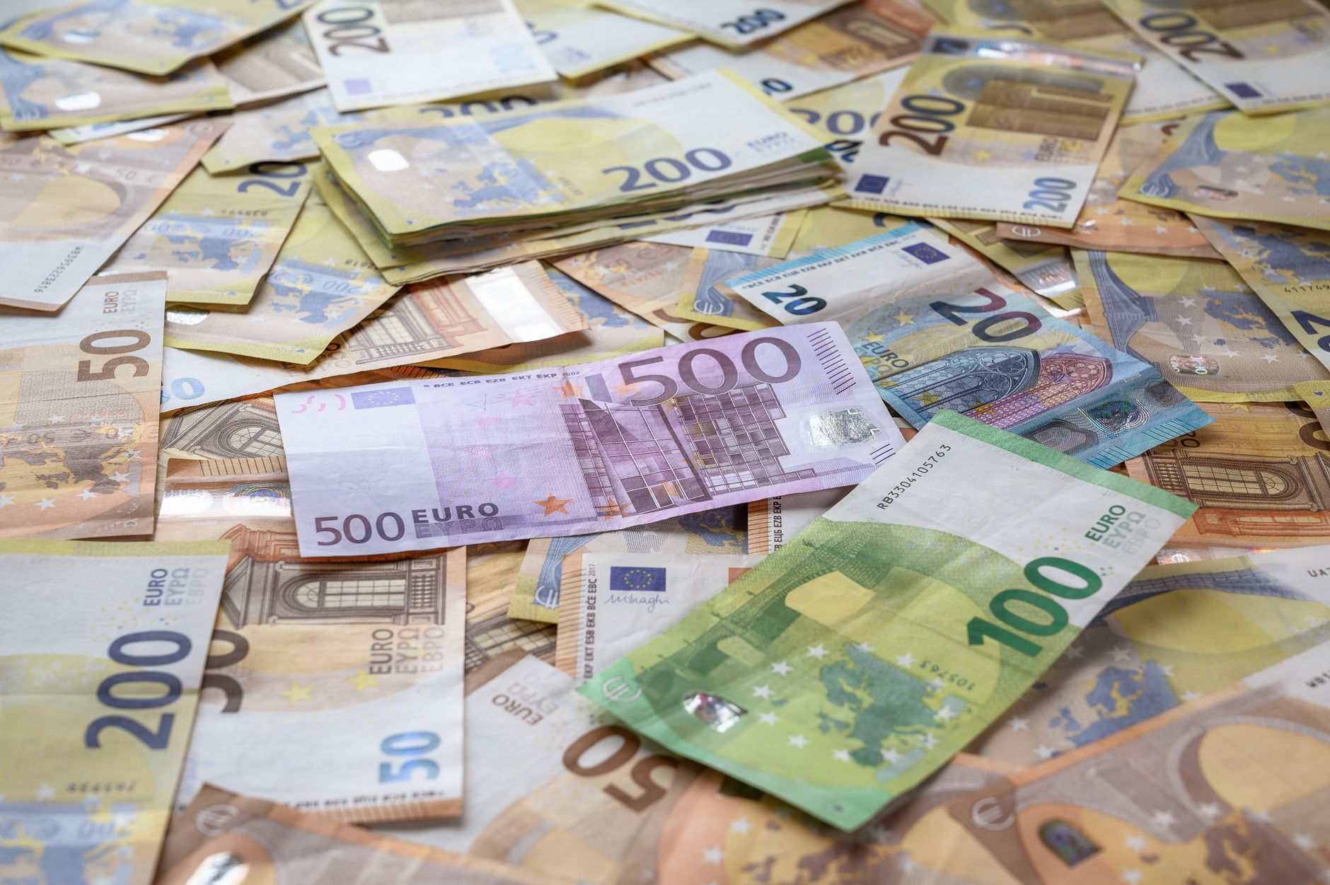 Cursul euro a atins un nou record istoric: 5,3447 lei, după creșterea masivă pe piața interbancară