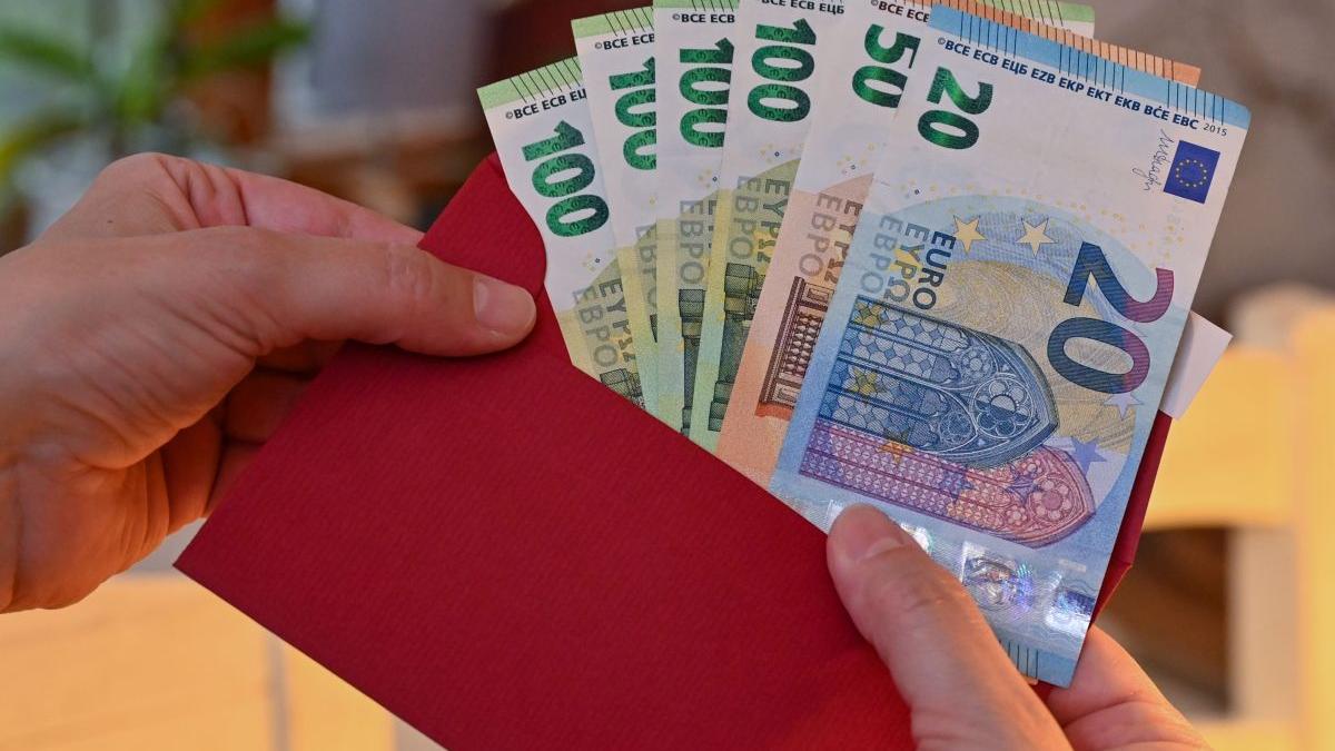 Cursul valutar: Euro a depășit pragul de 5,34 lei, leul suferind o depreciere semnificativă
