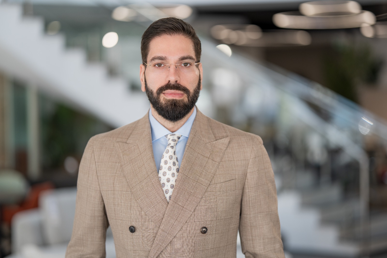Perspectiva ratingului României: Scenariul de bază este menținerea calificativului BBB- cu perspectivă negativă
