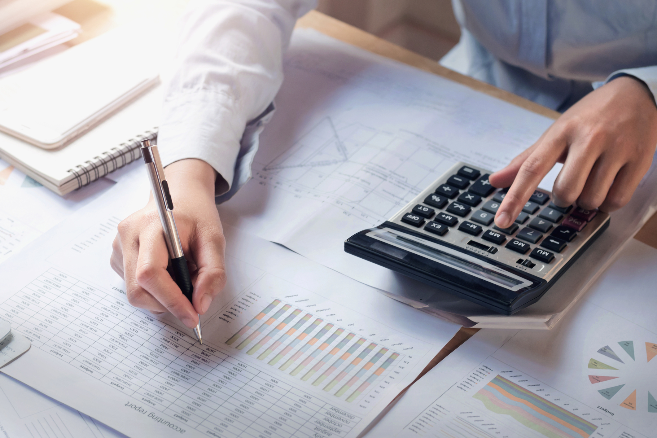 Standard & Poor’s menține ratingul României la nivel de investiție, dar impune o perspectivă negativă
