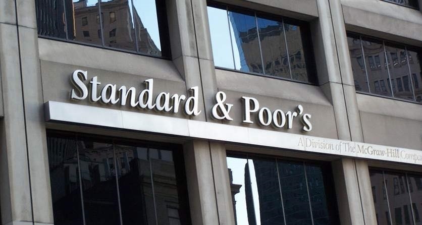 Standard & Poor’s menține ratingul României la limita categoriei investment grade