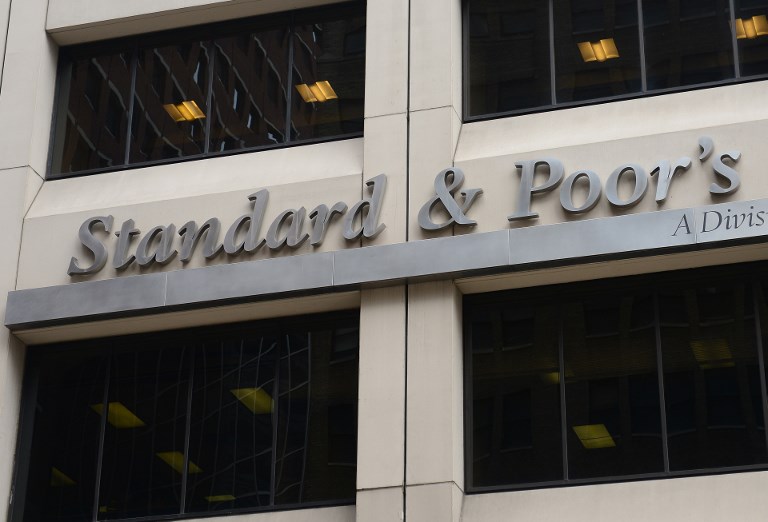 Standard & Poor’s menține ratingul României, dar avertizează asupra riscurilor cauzate de blocajul politic