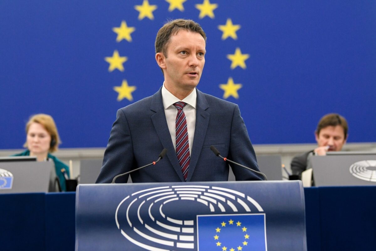 Siegfried Mureșan avertizează asupra riscurilor retrogradării ratingului României în categoria junk