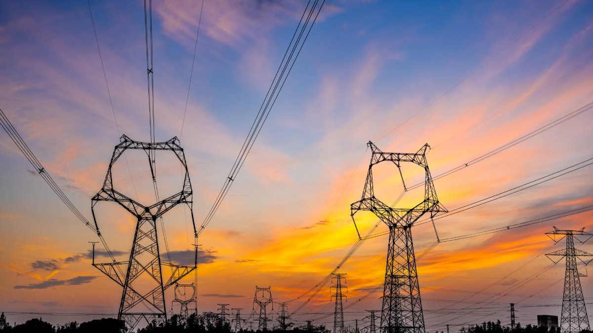 Importurile de energie electrică în România au atins 3.400 MW sâmbătă seara