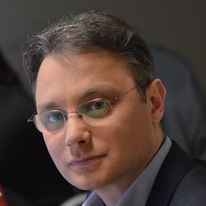Luca Niculescu: Prioritatea este construirea unei majorități parlamentare și seriozitatea în utilizarea banului public