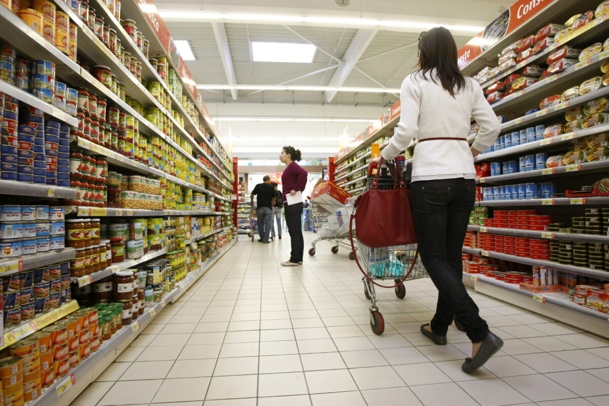 Comerțul cu amănuntul înregistrează scădere de 5,1% a cifrei de afaceri în primele opt luni ale anului