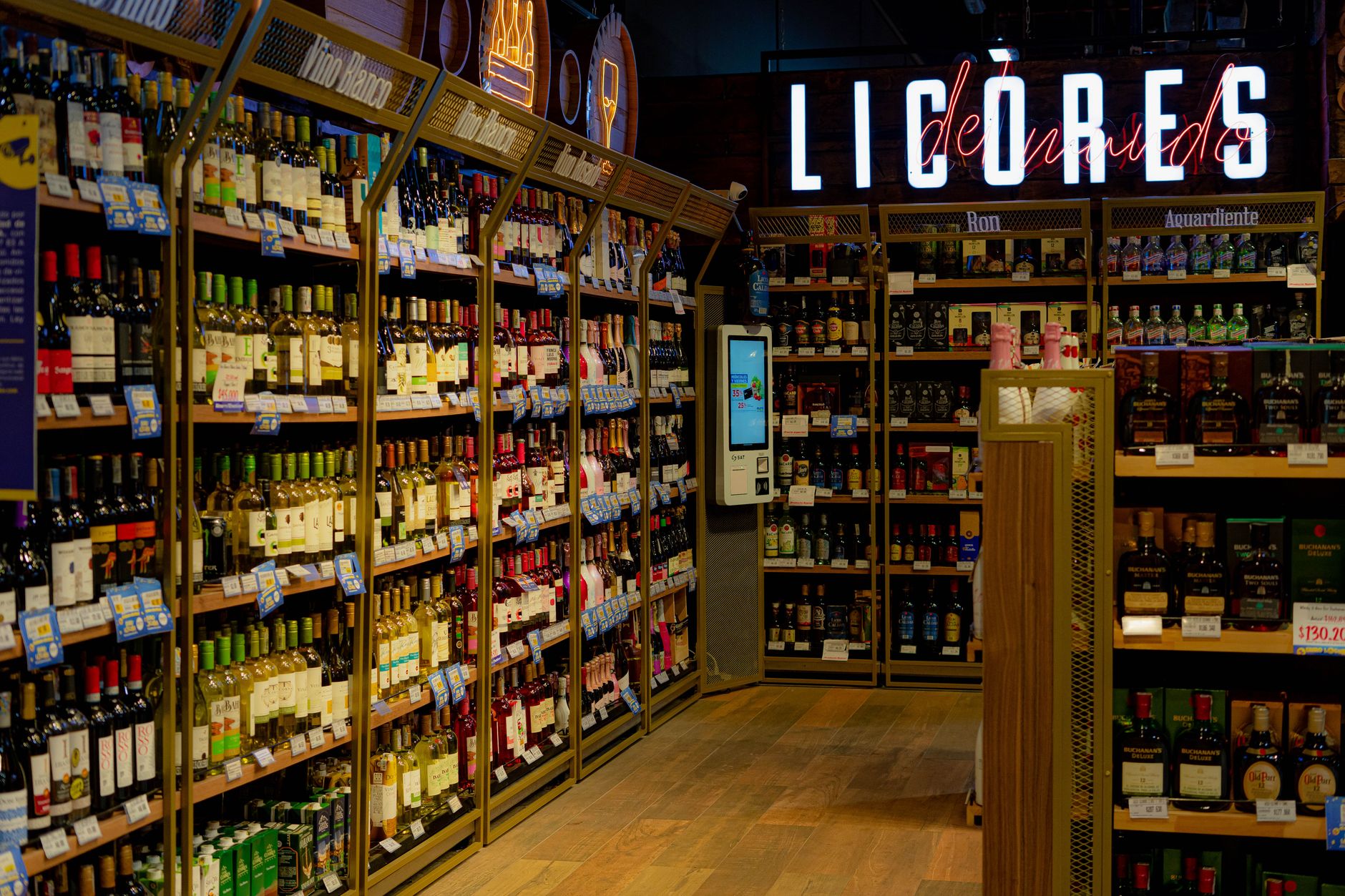 Comerțul cu amănuntul înregistrează o scădere de 5% a cifrei de afaceri în primele opt luni ale anului 2026