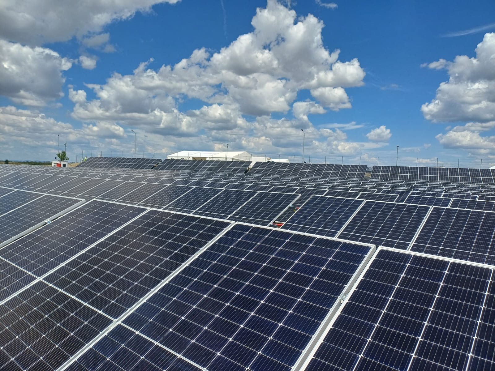 Investiție de 100 de milioane de euro în energie regenerabilă: Armatorul grec Lefteris Veniamis intră pe piața din România