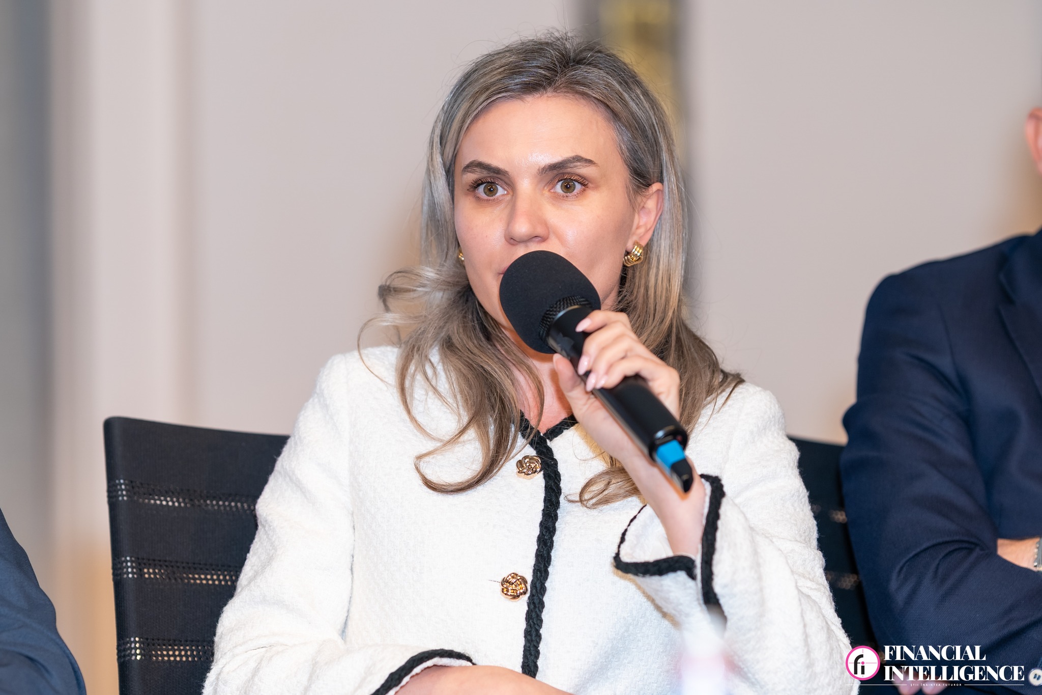 Riscul de blocaje în sistemul energetic: Nevoia de investiții în rețelele de distribuție depășește 11 miliarde de euro