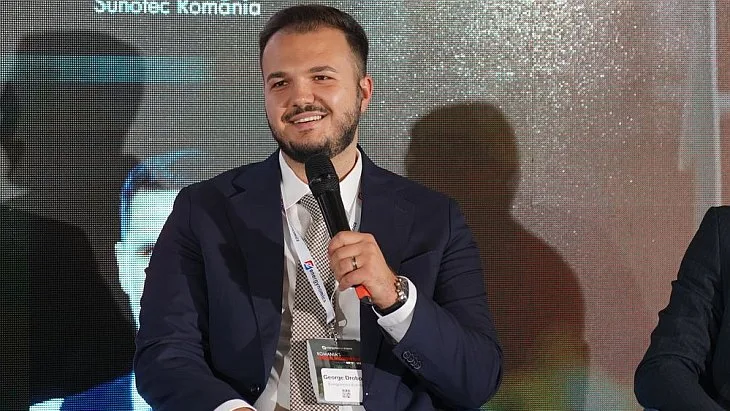 Impactul termenelor de livrare și al reglementărilor asupra proiectelor fotovoltaice și de stocare