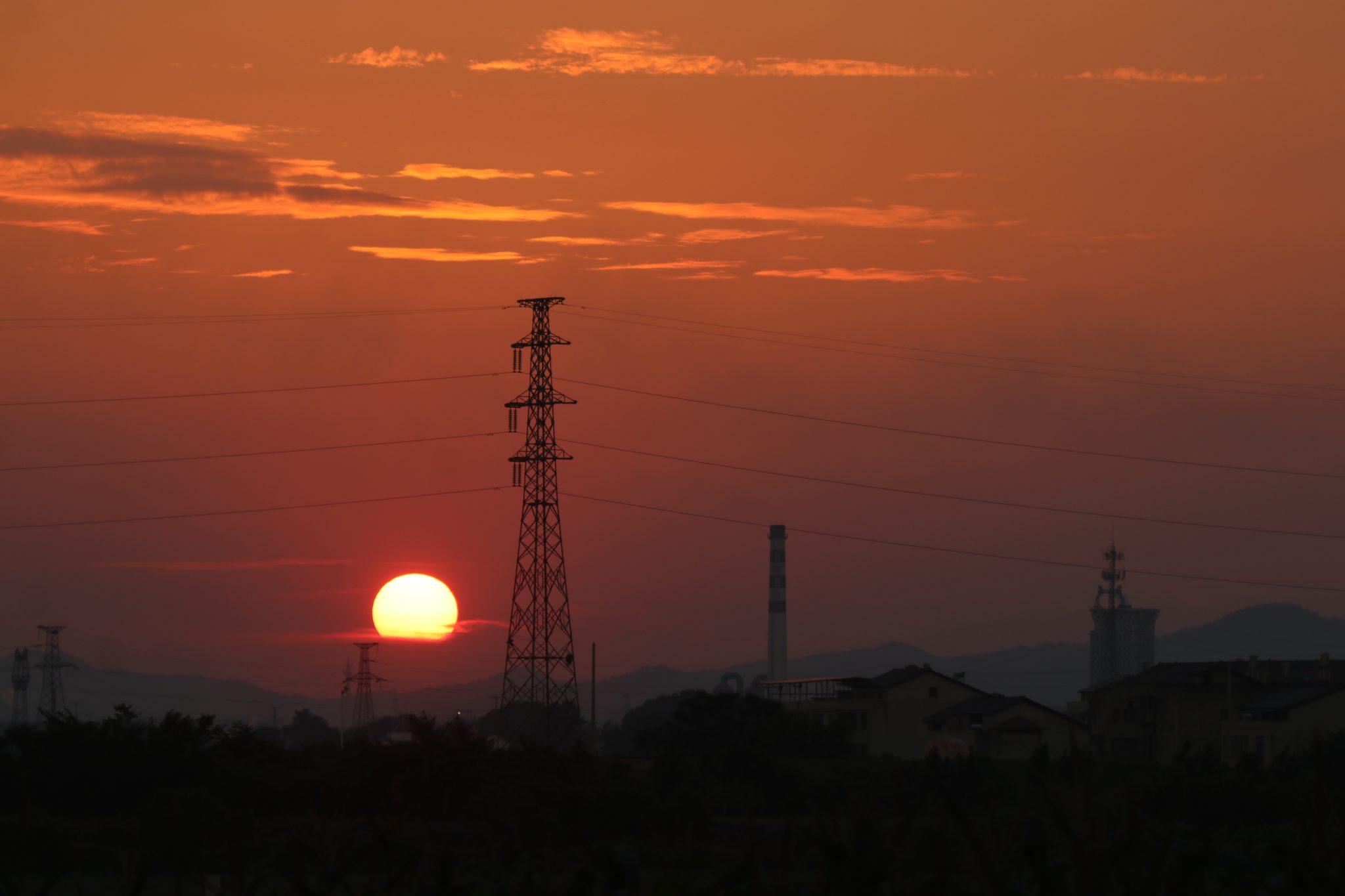 Deficit masiv de energie în România: 3,4 GW importate într-o seară de octombrie