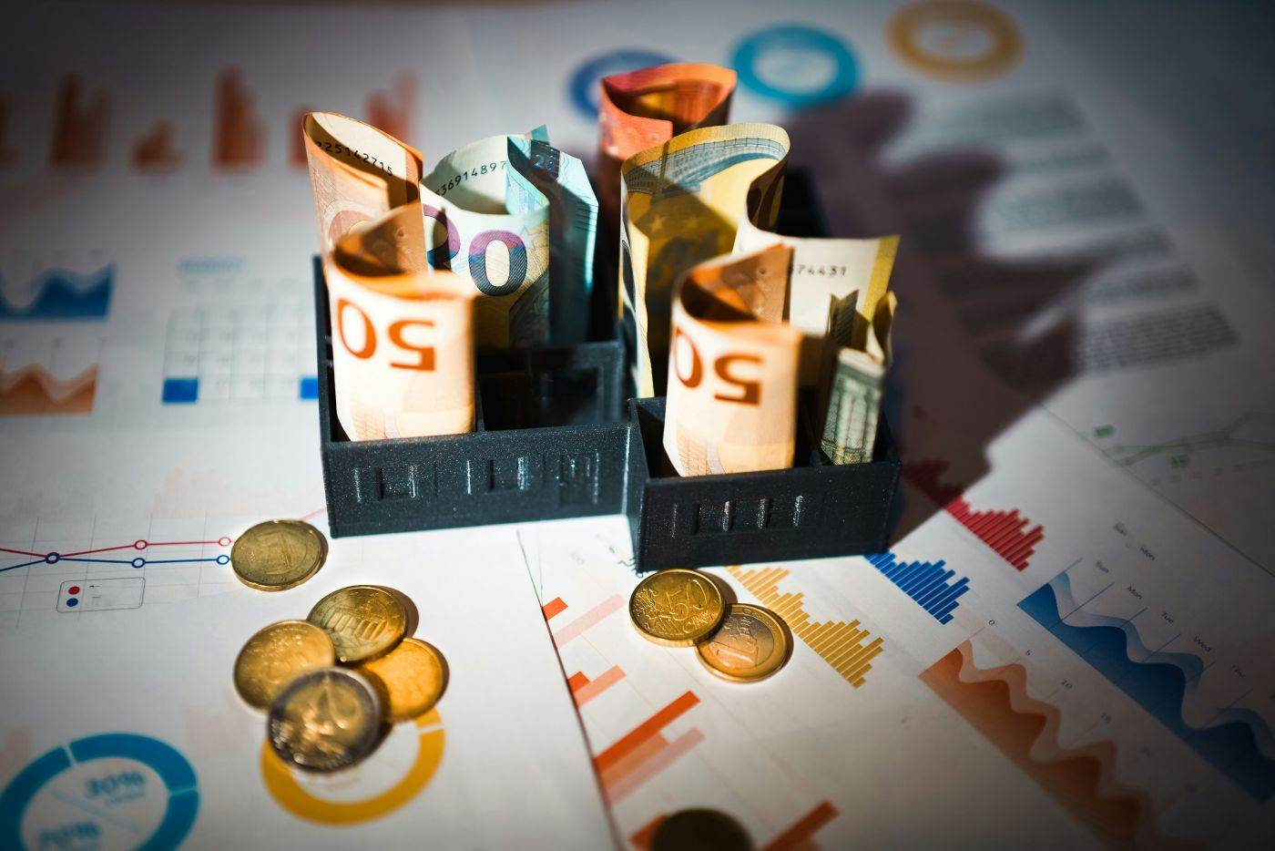 Deficitul comercial al SUA a crescut la 105,6 miliarde de dolari în august, peste estimările economiștilor