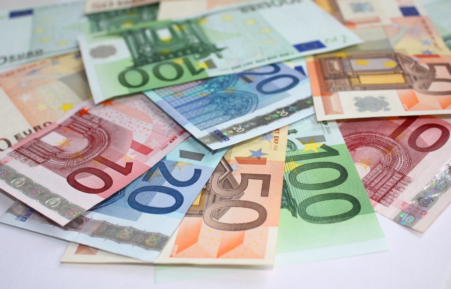 Finanțări europene de până la 2,2 milioane EUR pentru dezvoltarea soluțiilor digitale în România