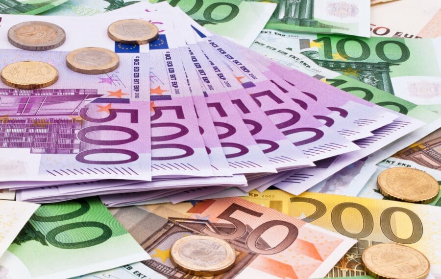 Avertismentul FMI privind riscurile economice globale: prețurile la energie și datoria publică