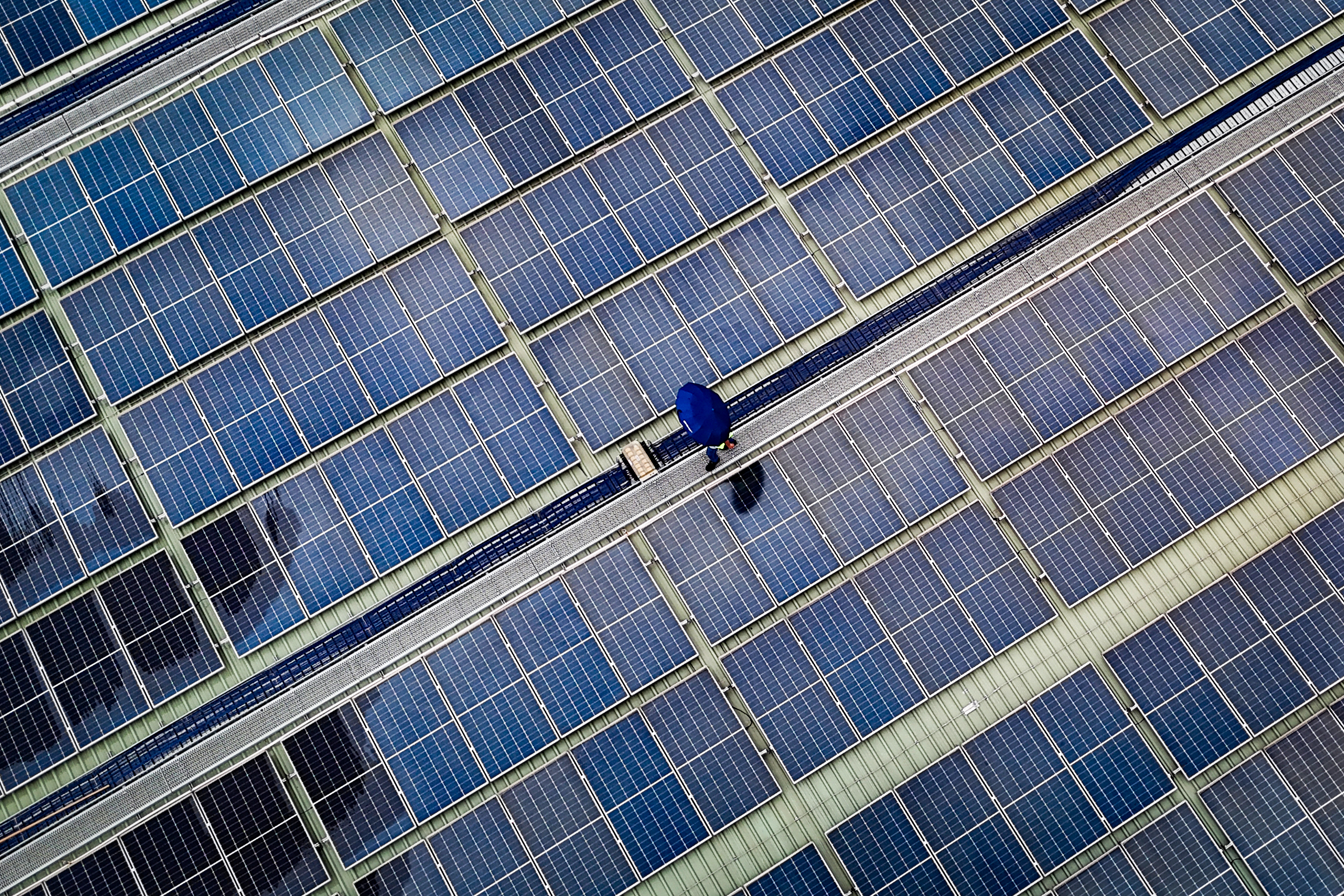 Rompetrol Rafinare investește 44 de milioane de lei într-o centrală fotovoltaică pentru Petromidia