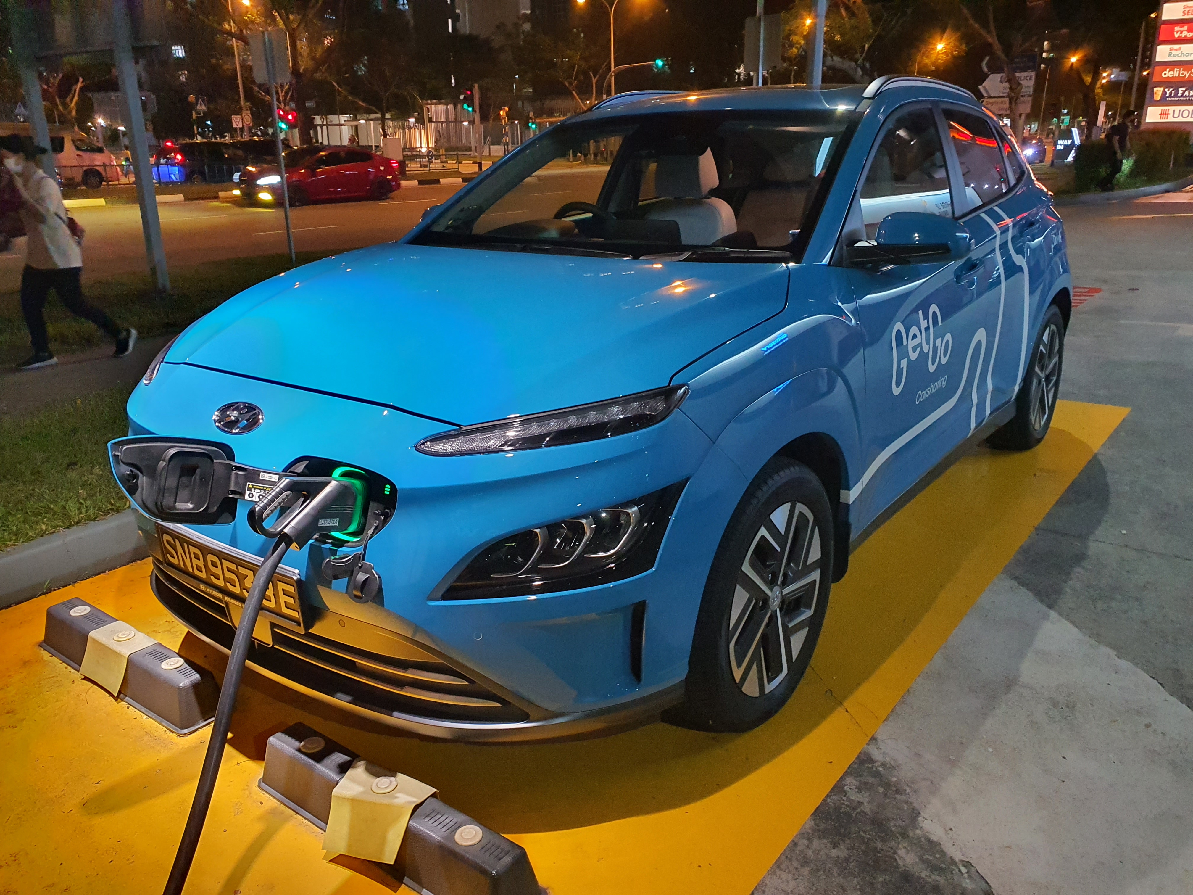 Mercedes înregistrează vânzări record de vehicule electrice, în ciuda scăderii volumului global de automobile