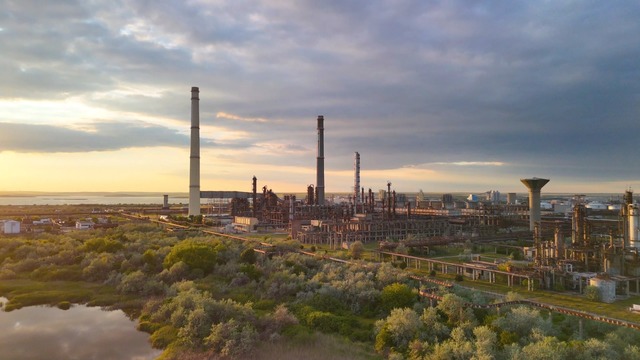 Rompetrol Rafinare investește 44 de milioane de lei într-o centrală fotovoltaică de 9,4 MW la Petromidia