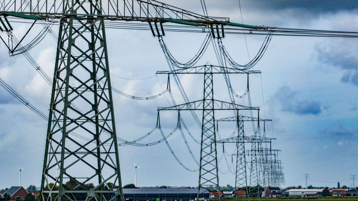 Oprirea reactorului de la Kozlodui poate crește prețul la energie în România în orele de vârf