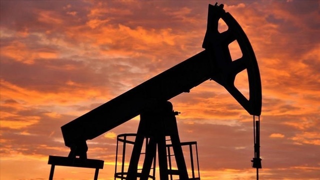 Prețurile petrolului au crescut semnificativ din cauza tensiunilor din Orientul Mijlociu și a uraganului Isaias