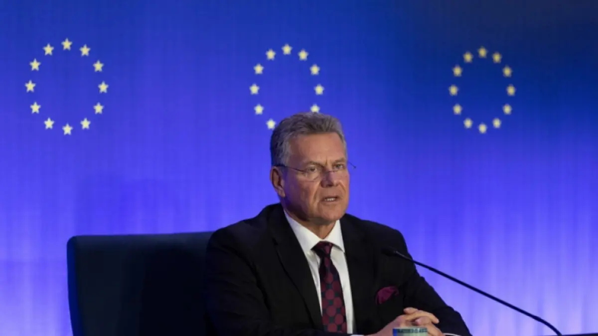 UE și China au încheiat un acord strategic privind vehiculele hibride și accesul la pământuri rare