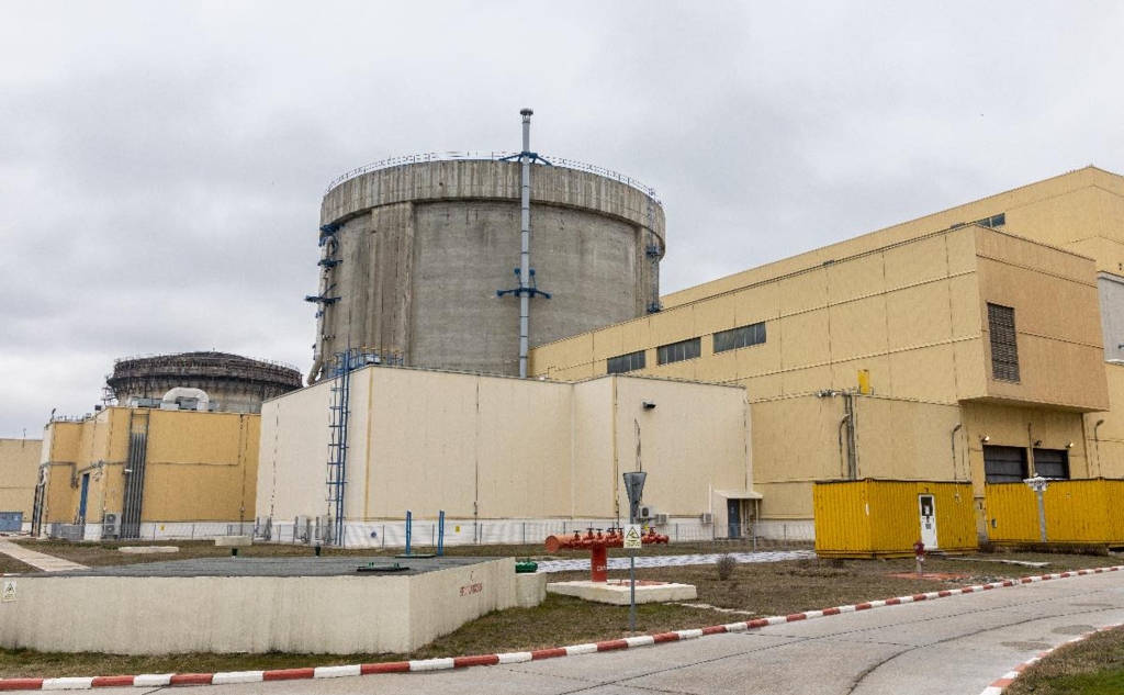 Nuclearelectrica precizează că Unitățile 1 și 2 de la Cernavodă sunt oprite în siguranță din cauza nivelului Dunării