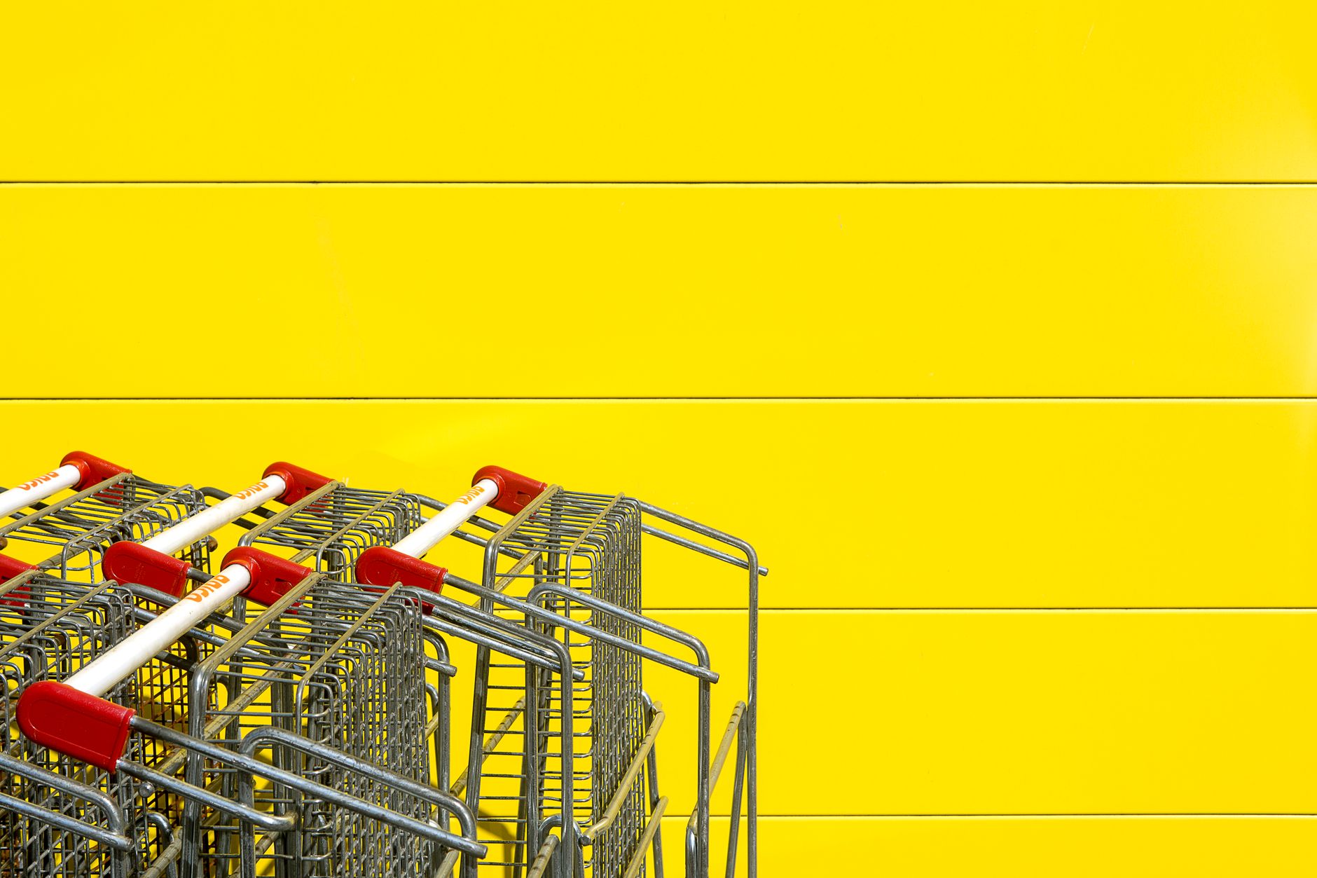 Carrefour vinde un portofoliu de 35 de magazine pentru 290 de milioane de euro