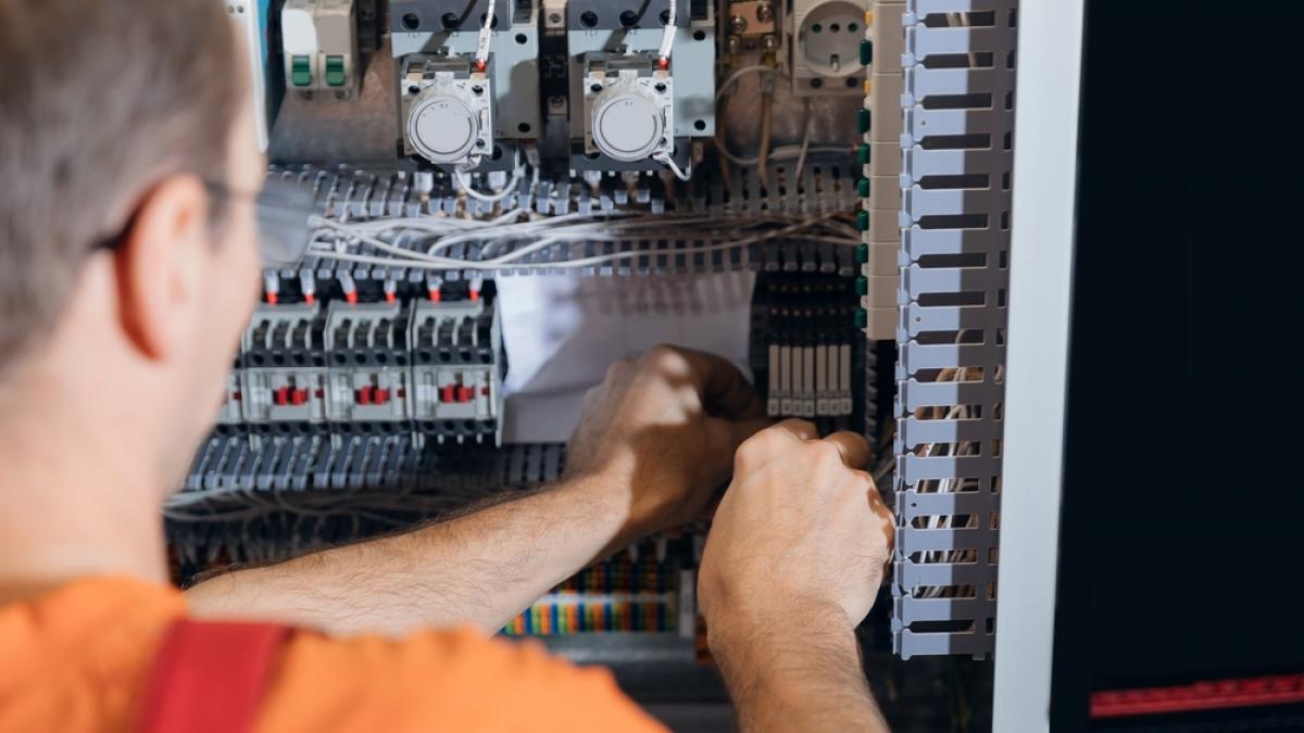 Mecanismul care menține prețul energiei ridicat, deși România are resurse ieftine de producție