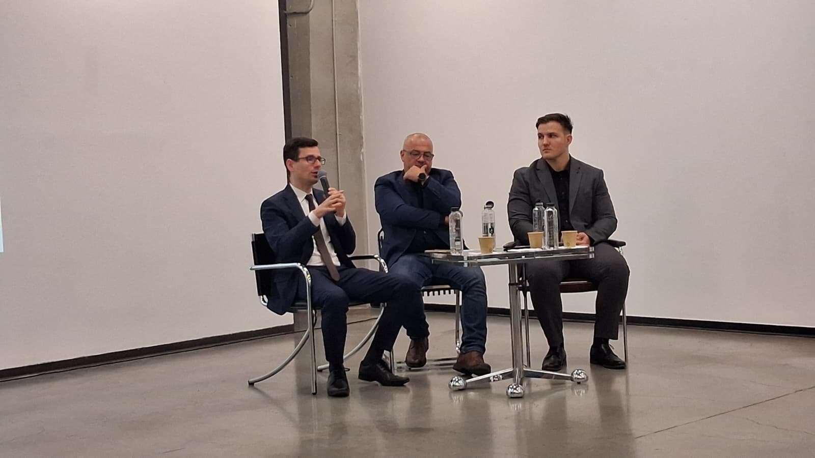 Riscurile investițiilor impulsive și importanța strategiei pe termen lung pentru investitorii din România