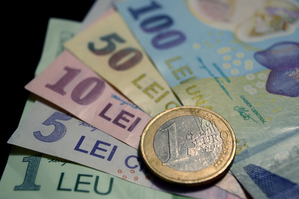 Presiunea pe cursul valutar a redus lichiditatea interbancară și a ridicat dobânzile ROBOR în septembrie