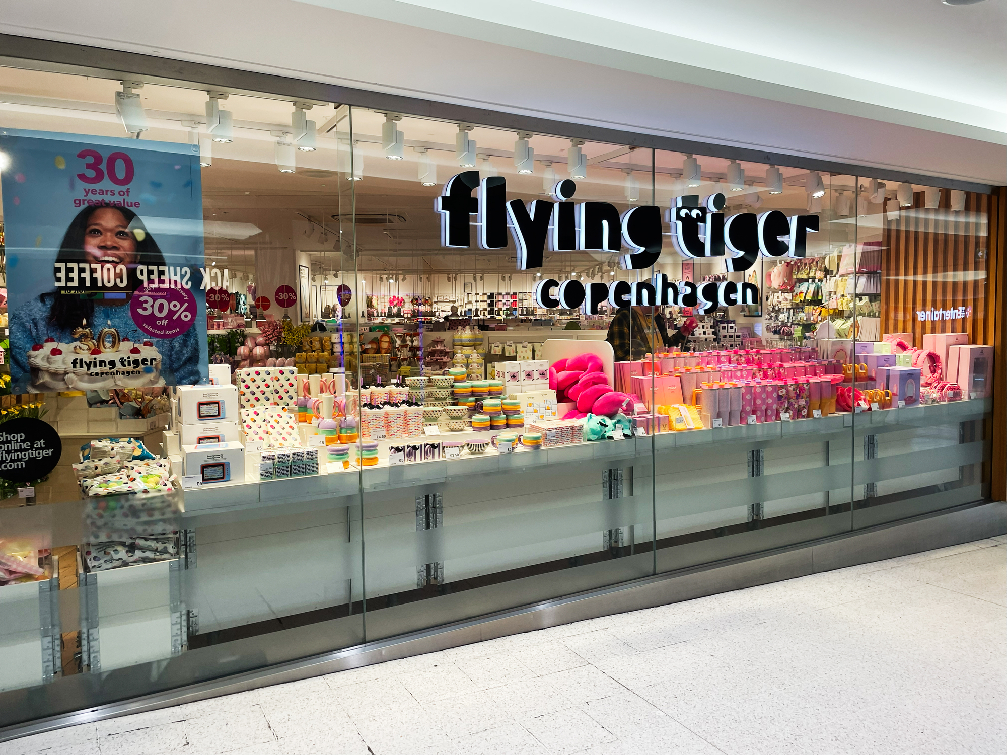 Retailerul danez Flying Tiger Copenhagen va deschide magazine în România prin parteneriat cu Balfin Group