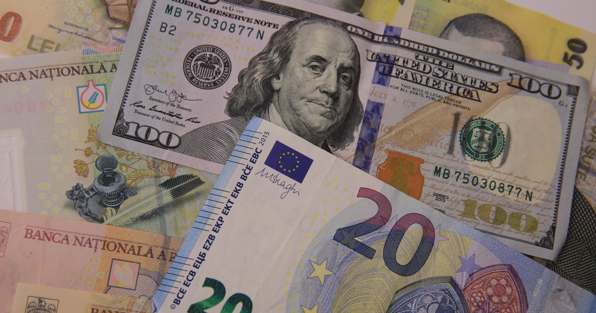 Evoluția cursului valutar BNR pe 13 octombrie 2026: Euro a scăzut, în timp ce dolarul și francul elvețian au crescut