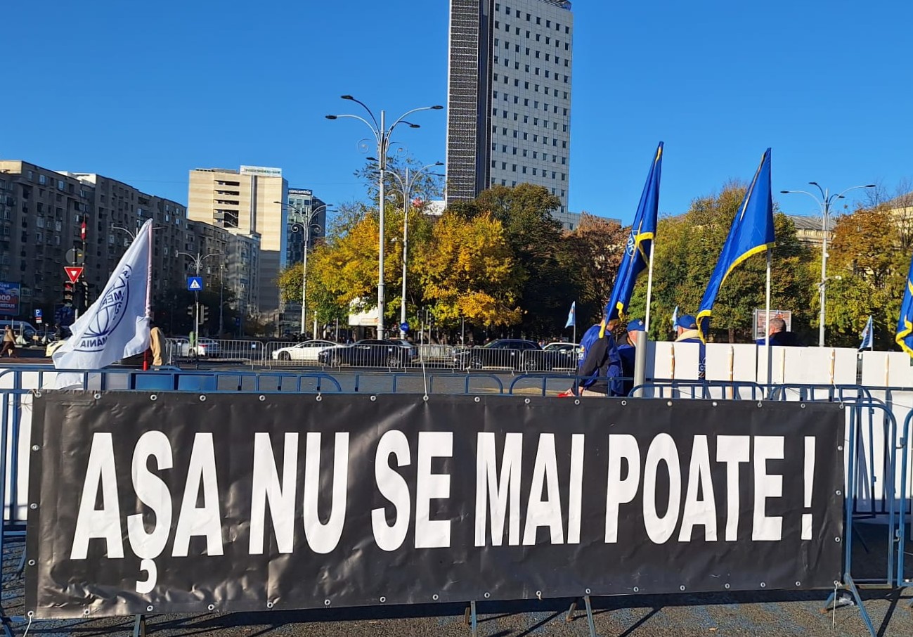 Salariul mediu net a scăzut în august la 5.688 de lei, sub influența comenzilor externe