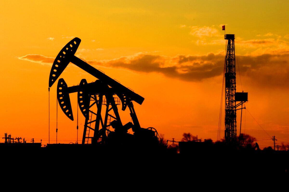 Creșterea prețurilor la energie și petrol alimentează presiunea asupra inflației, avertizează Adrian Codirlașu