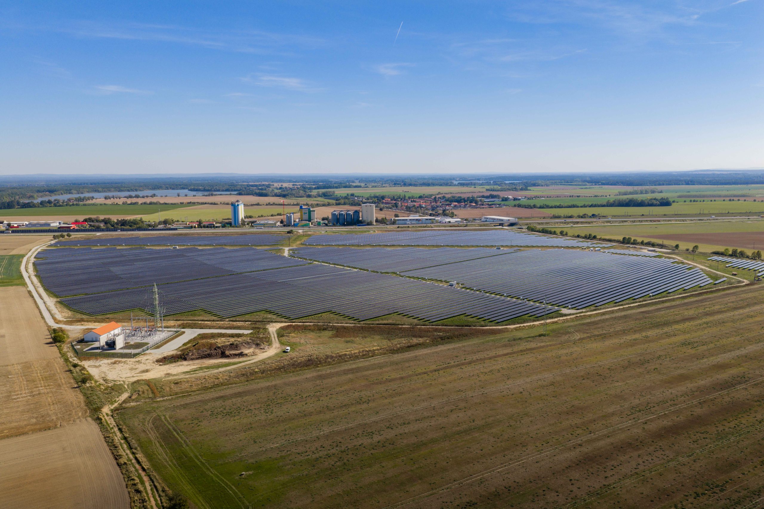 Enery inaugurează prima centrală fotovoltaică din Cehia, proiectul Stella, cu o capacitate de 37 MWp