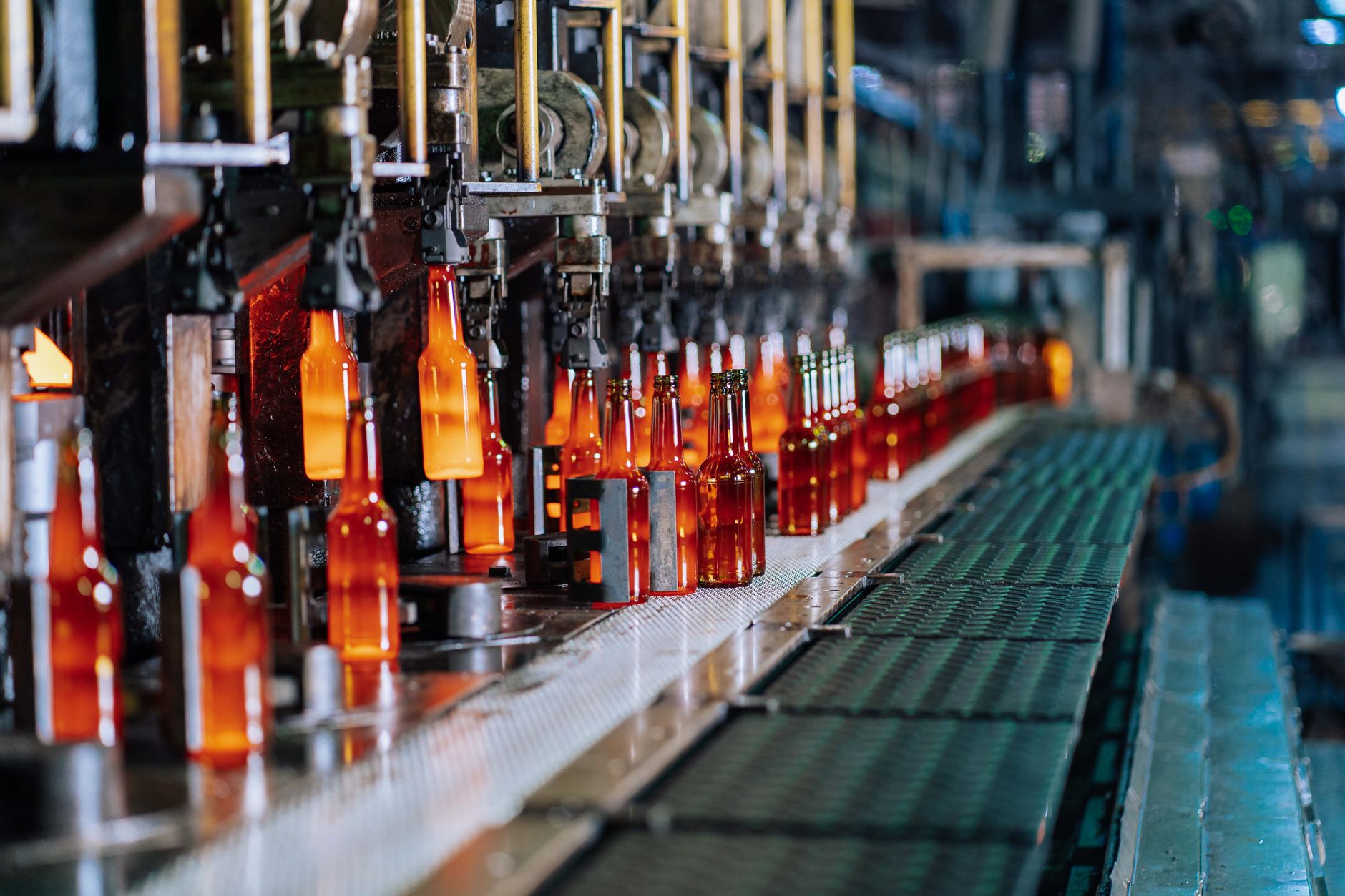 Evoluții economice în august și septembrie 2026: scăderi ale producției industriale și inflație în creștere